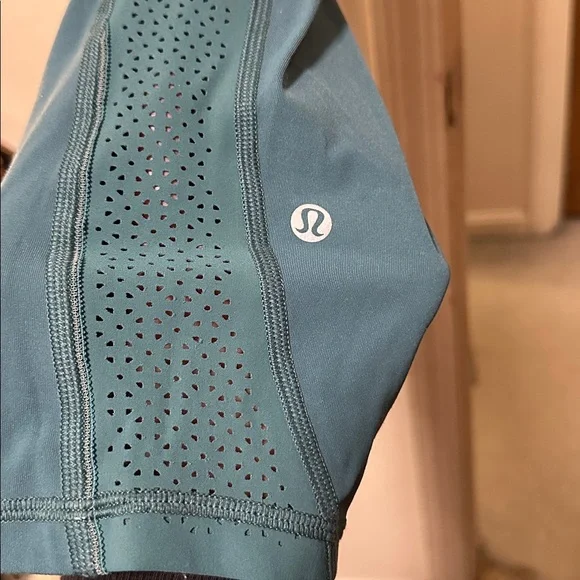 Lululemon Nulu And Mesh MR Yoga Crop23” - Picture 4 of 5